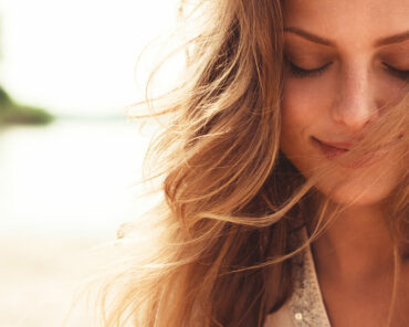 Comment protéger ses cheveux en été ?